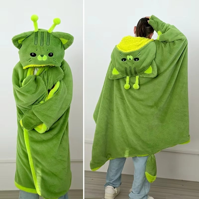漫画風のかわいい宇宙猫のフード付きブランケットぬいぐるみマン - Winter Clothing Cute のレビューと価格